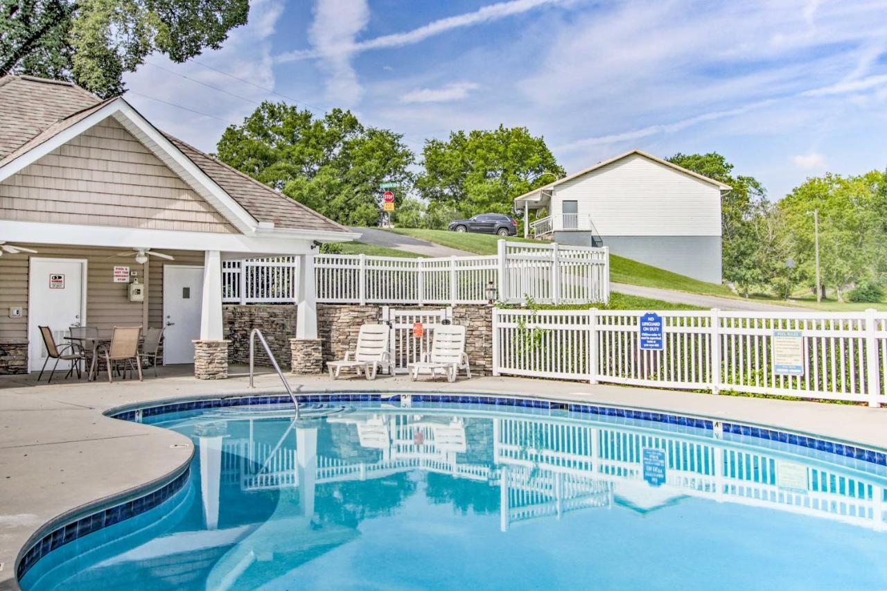Home With Community Pool - 2 Miles To The Island! Pigeon Forge Exterior foto